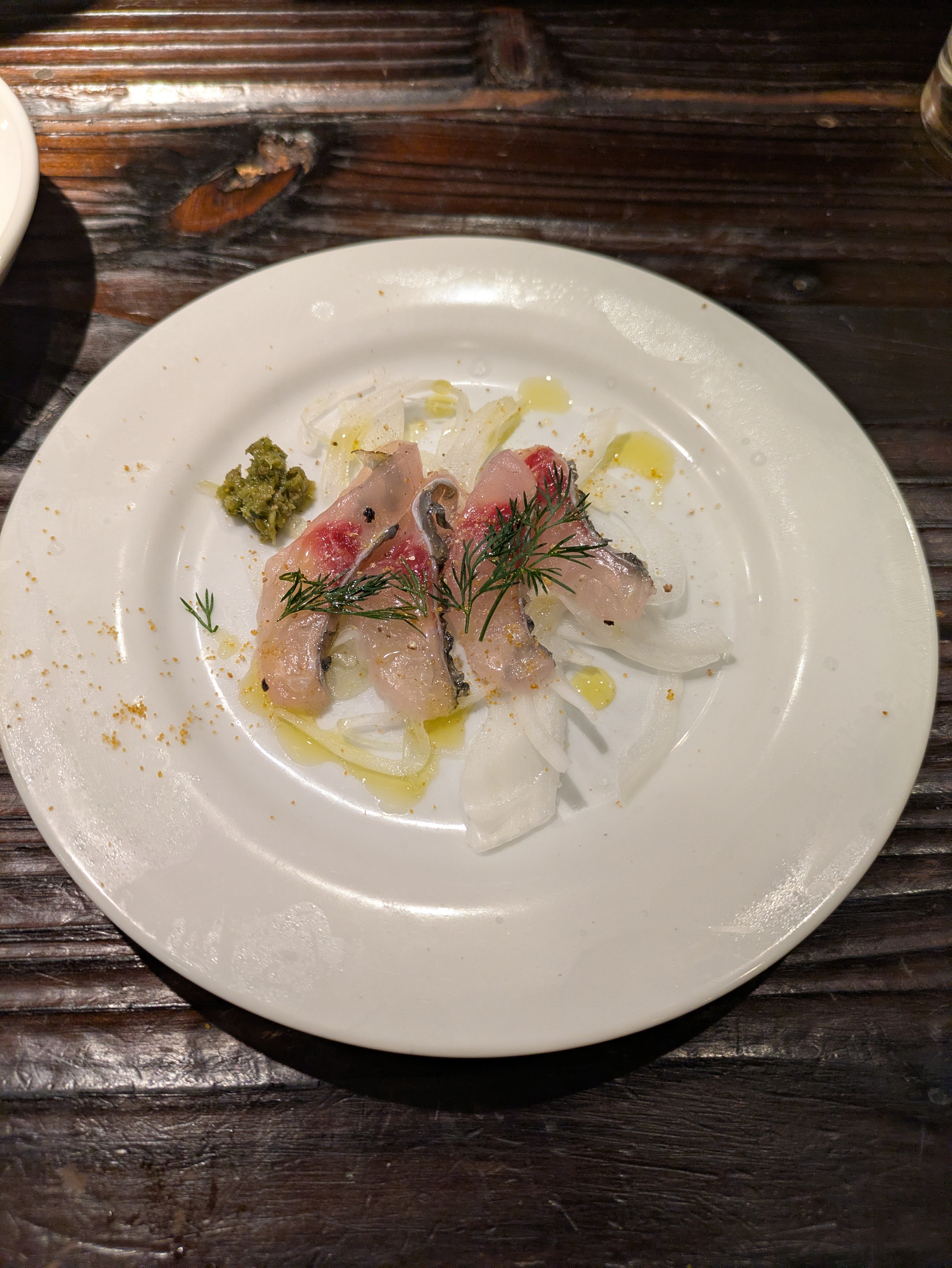 Figure 2: 鲤鱼刺身，很冒险的一道菜