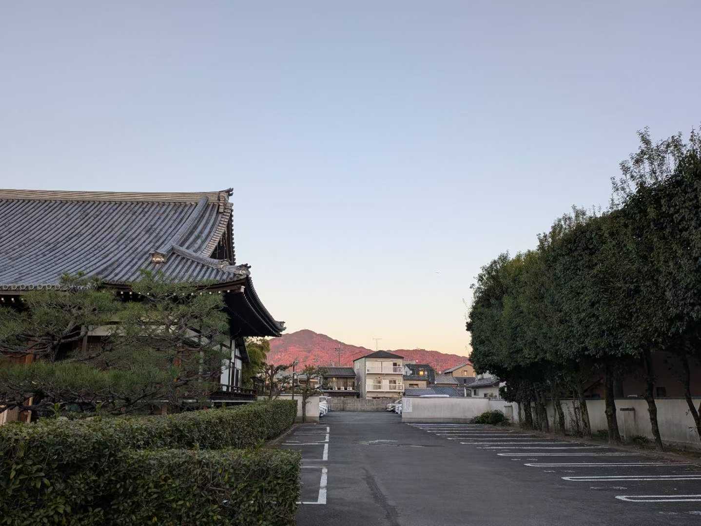 Figure 22: 其实当时我闯进去，估计也没人拦我