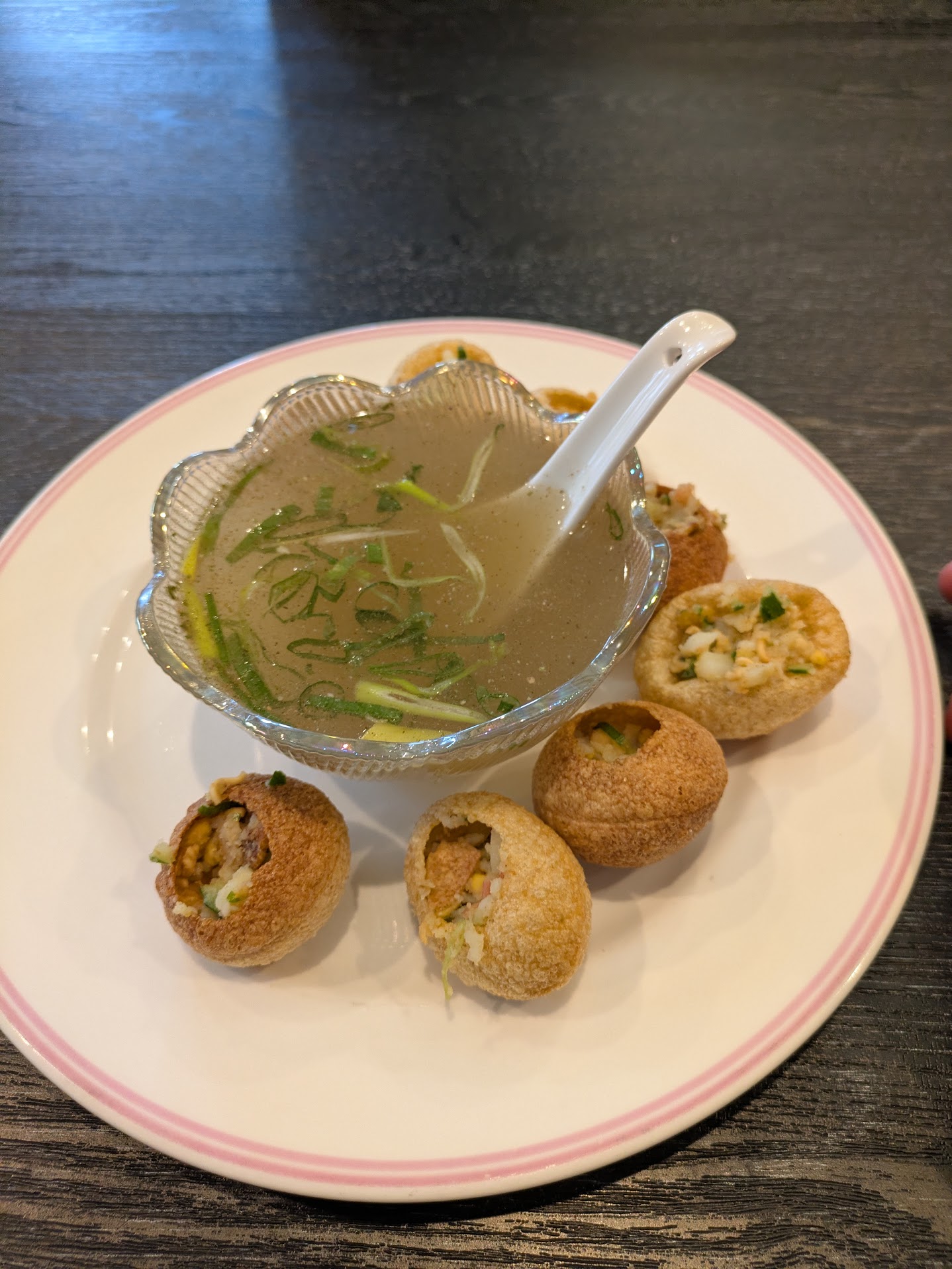 Figure 52: 这道菜我只知道它在《原神》里面角绿汁脆球，据说叫 Pani Puri